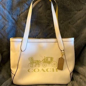 EUC Coach Bag Cream leather with logo